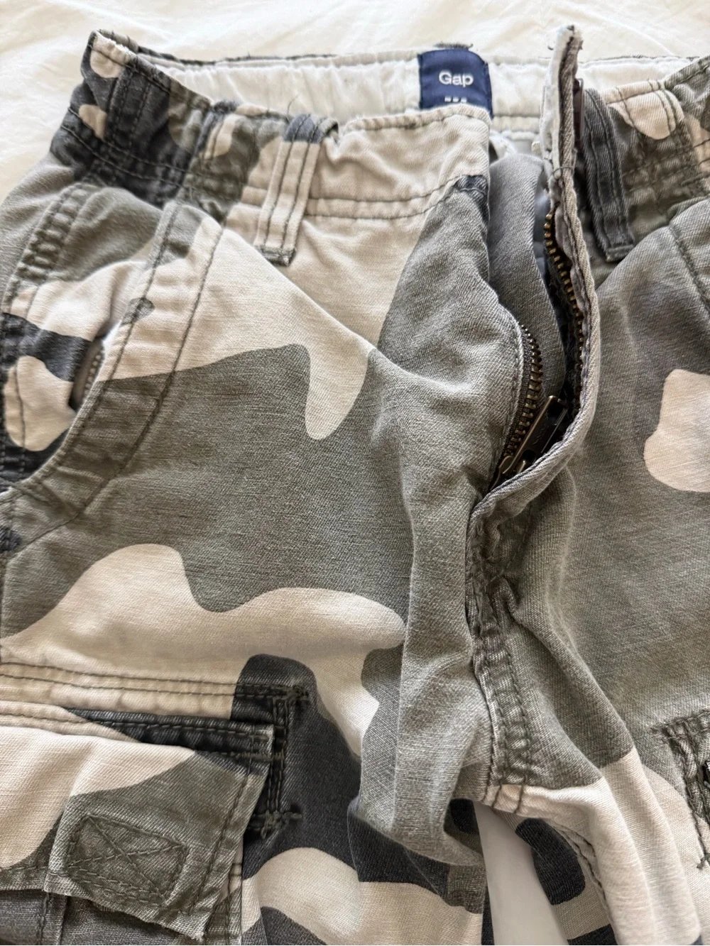 GAP Kids Cargo Pants in Olive & Tan Camo